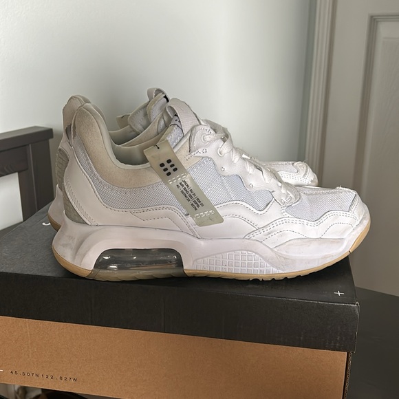 Women’s Jordan’s MA2 - Picture 4 of 14